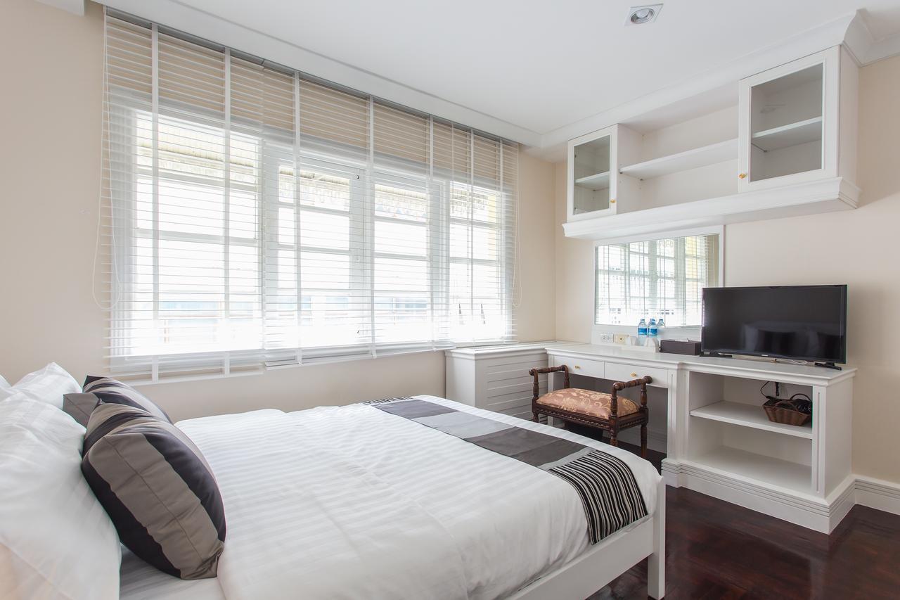 Standard Double Room with Shared Bathroom